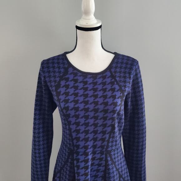 Ellen Tracy Houndstooth Blue Black Circle Sweater Dress M - Picture 3 of 8